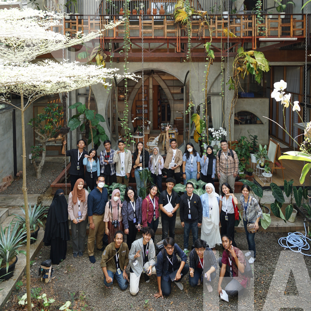 Akram Library Experiencing – Devia, Akram, Will, Dila, Hazim, Adha, Stella, dkk ...