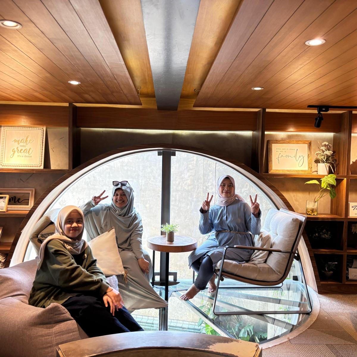 Fadh, Yani &&nbsp;Eci